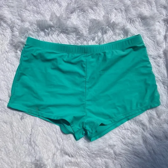 2 Piece Swimsuit With Swim Shorts - Picture 2 of 13